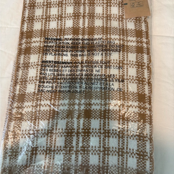 Timberland Brown and White Striped Knit scarf - Picture 3 of 4